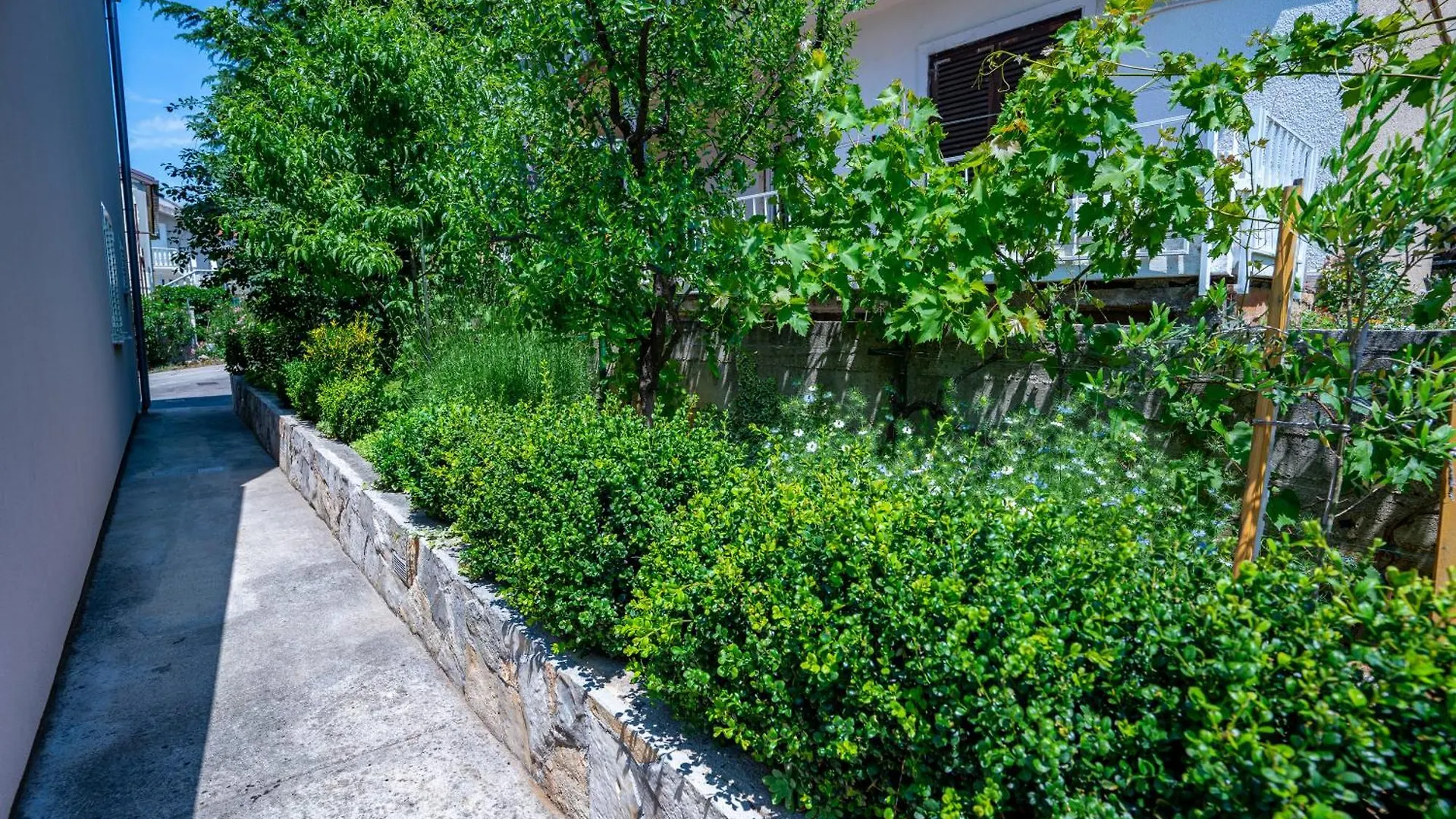 Apartments Nina Maslenica 0*,  Croatia